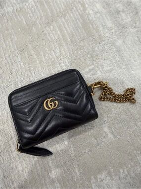 Gucci Black Chevron Matelassé Card Holder Wallet with Gold Chain Strap